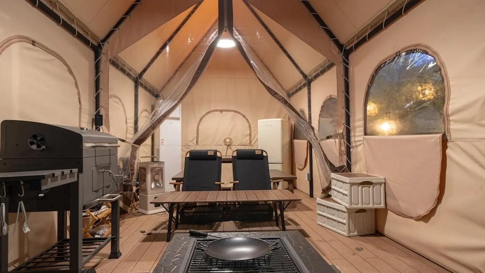 객실 내 식사 공간