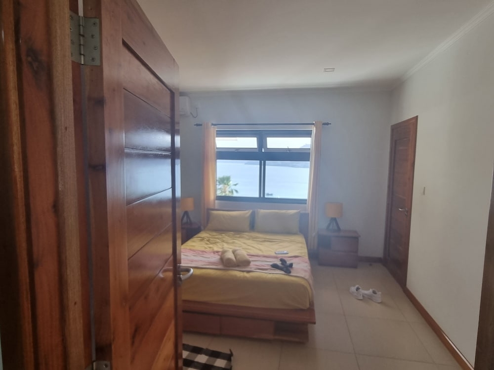 객실 내 식사 공간