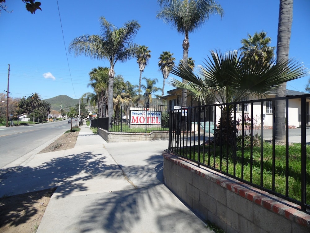 숙박 시설 정면