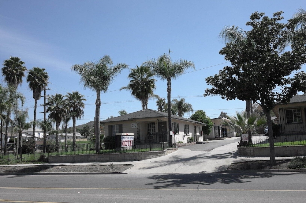 숙박 시설 정면