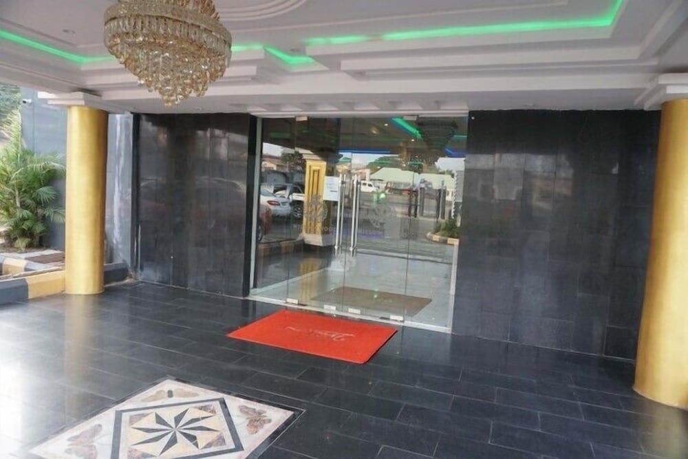 숙박 시설 입구