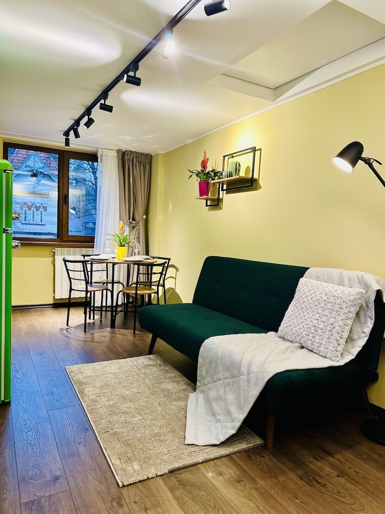 객실 내 식사 공간