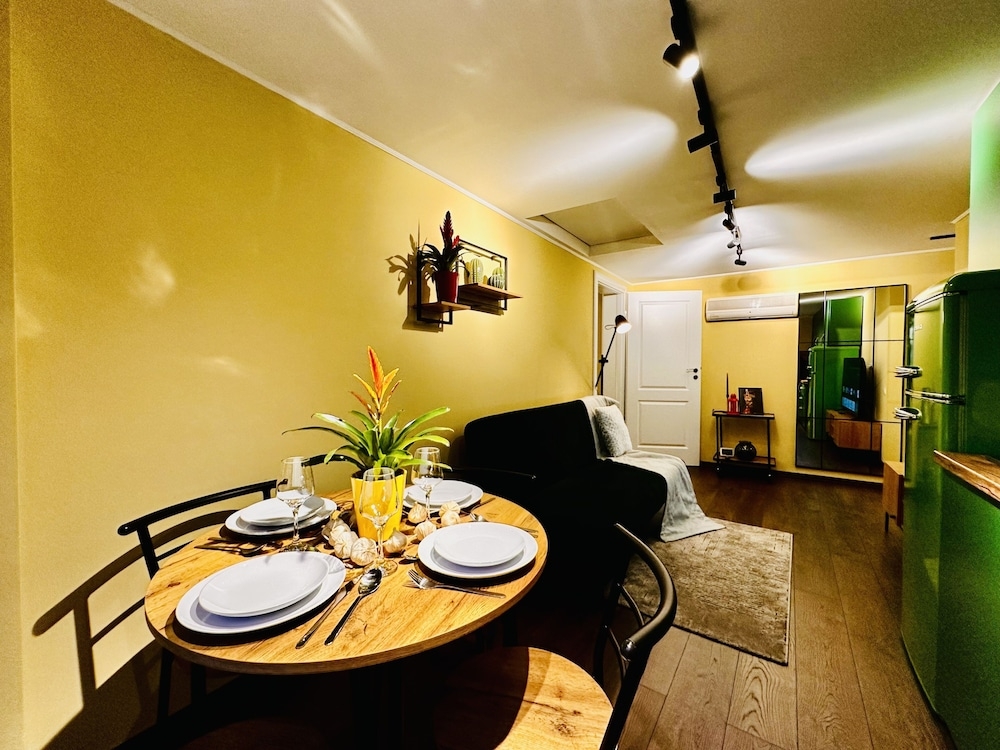 객실 내 식사 공간