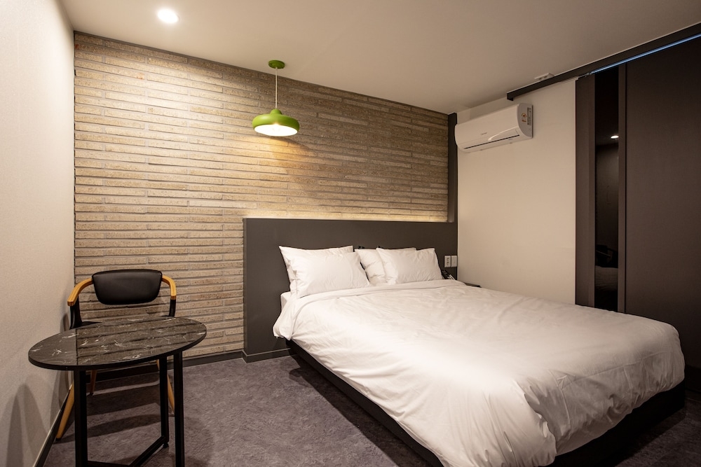 숙박 시설 정면