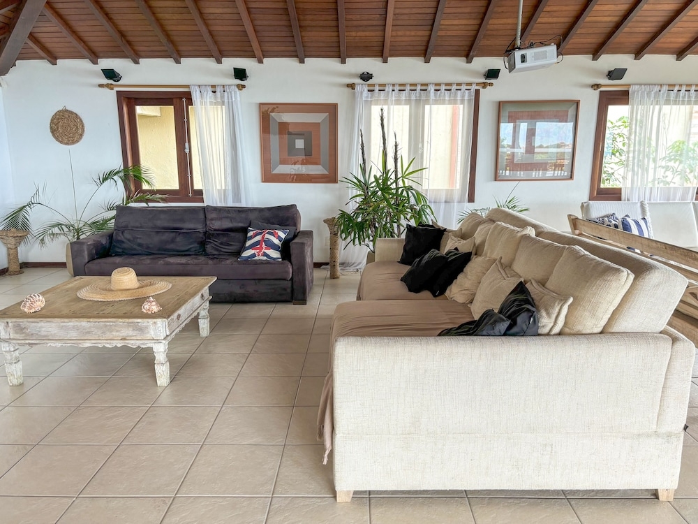 로비 좌석 공간