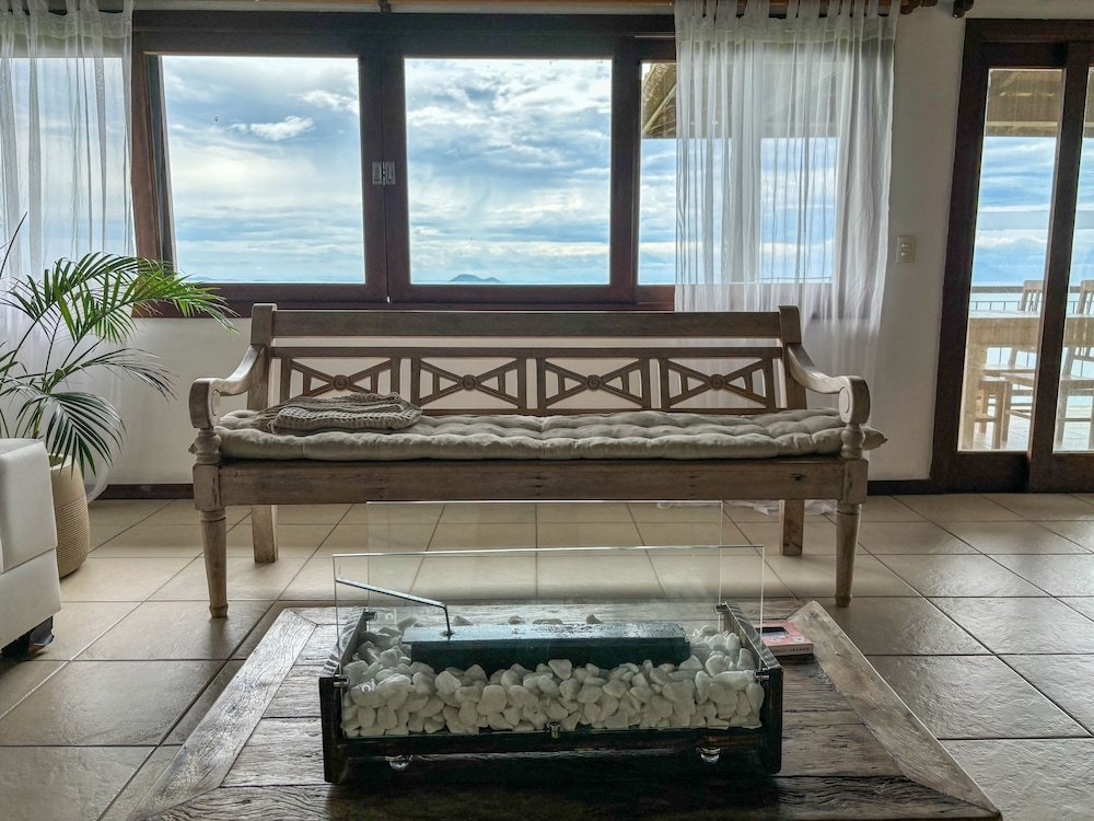 로비 좌석 공간