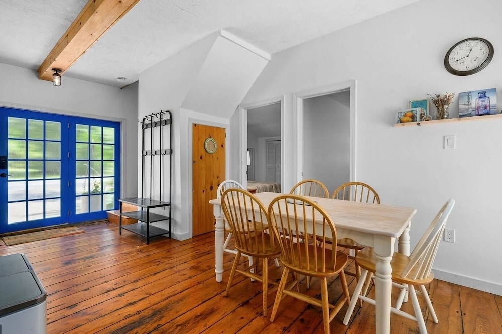 객실 내 식사 공간