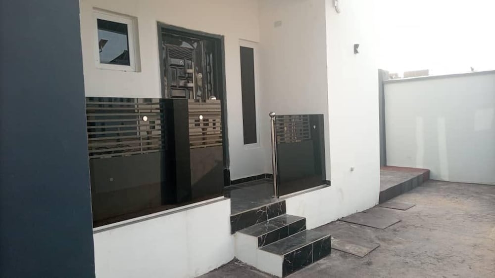 숙박 시설 구내