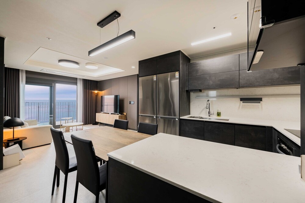 객실 내 식사 공간