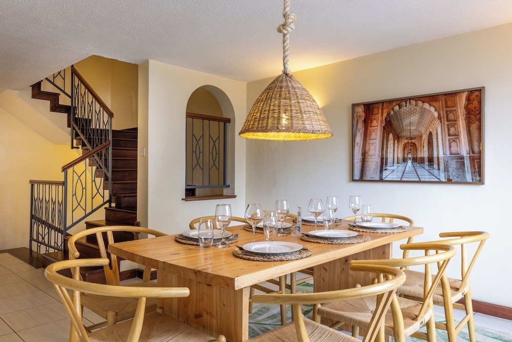 객실 내 식사 공간