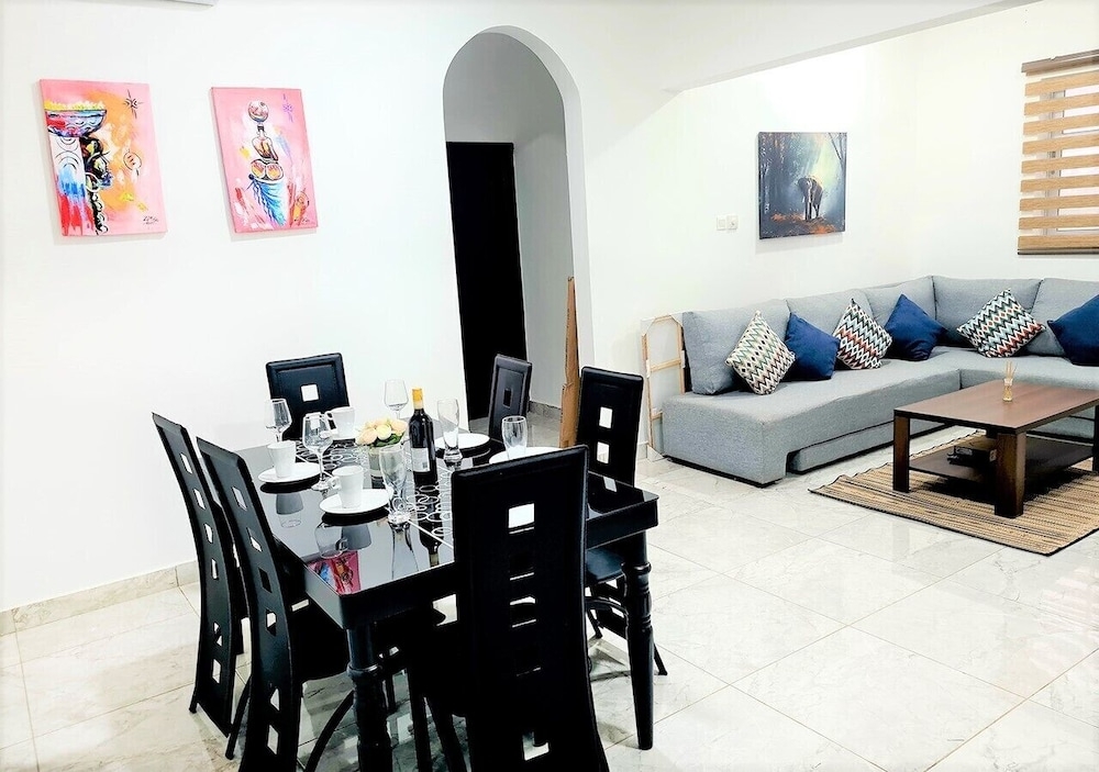 객실 내 식사 공간