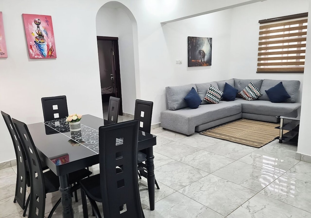 객실 내 식사 공간