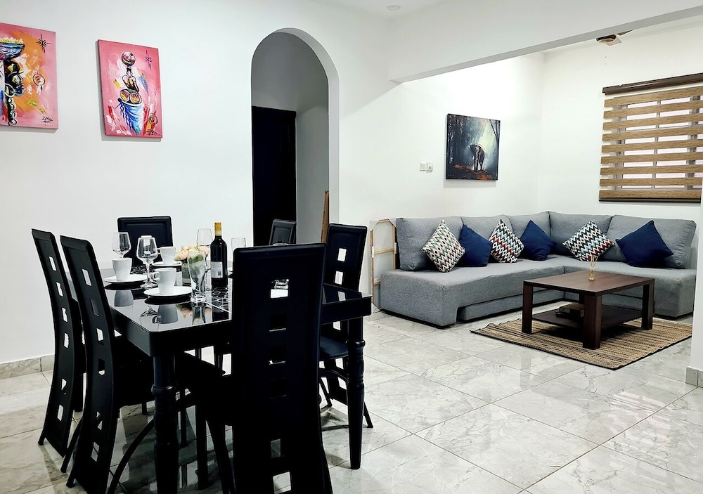 객실 내 식사 공간