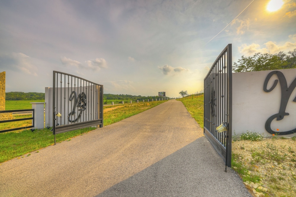 숙박 시설 구내