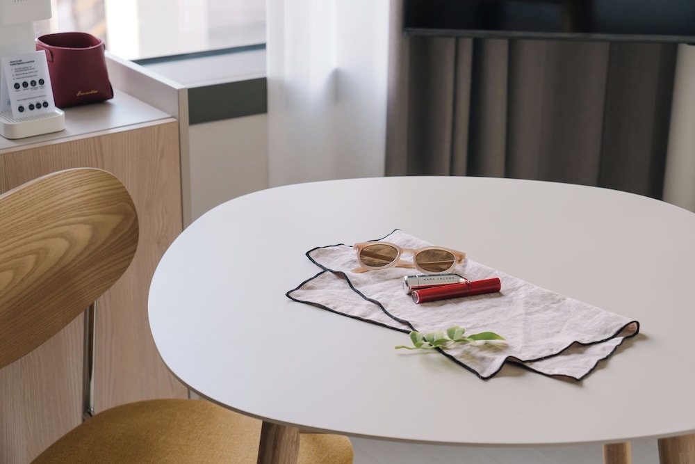 객실 내 식사 공간