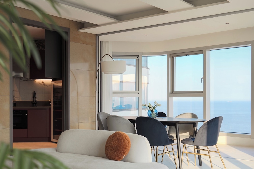 객실 내 식사 공간