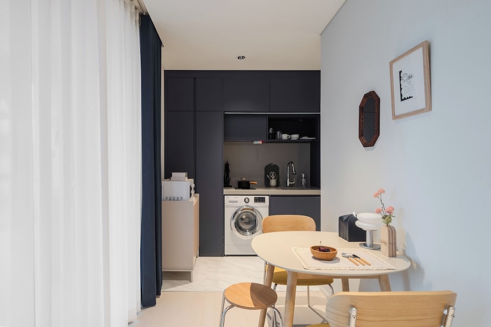 객실 내 식사 공간