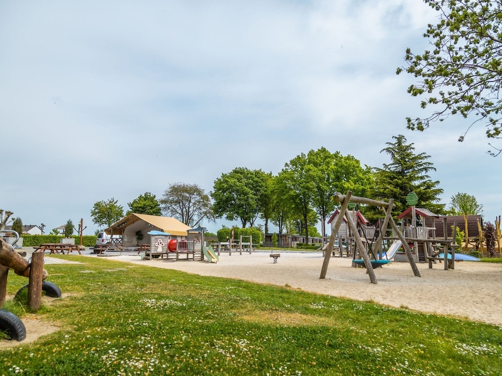 숙박 시설 구내