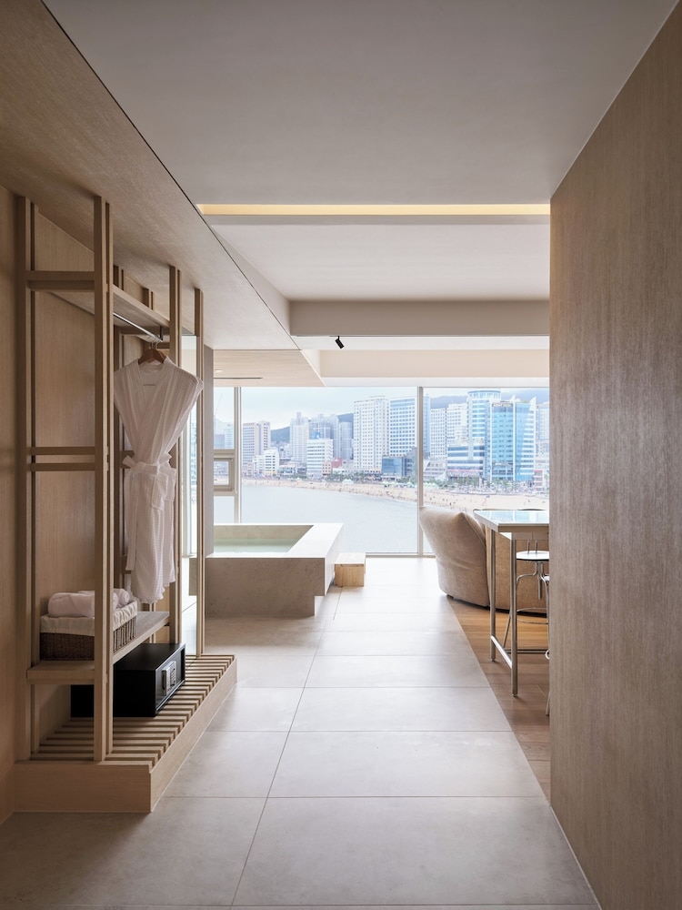 숙박 시설의 전망