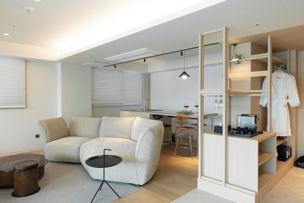 객실 내 식사 공간