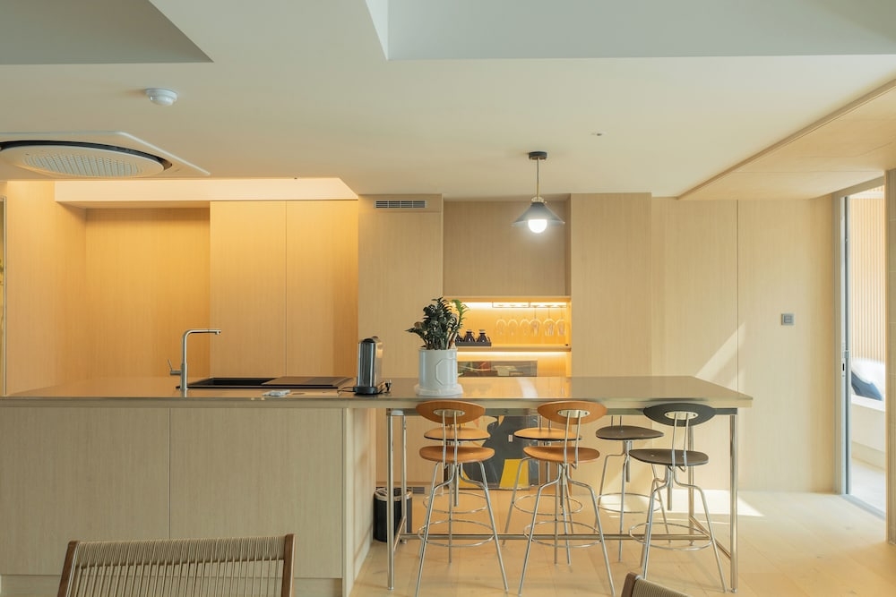 객실 내 식사 공간