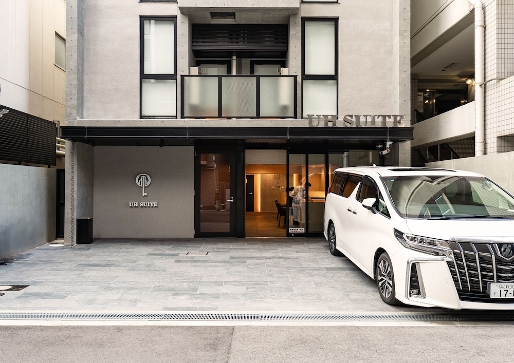 숙박 시설 입구