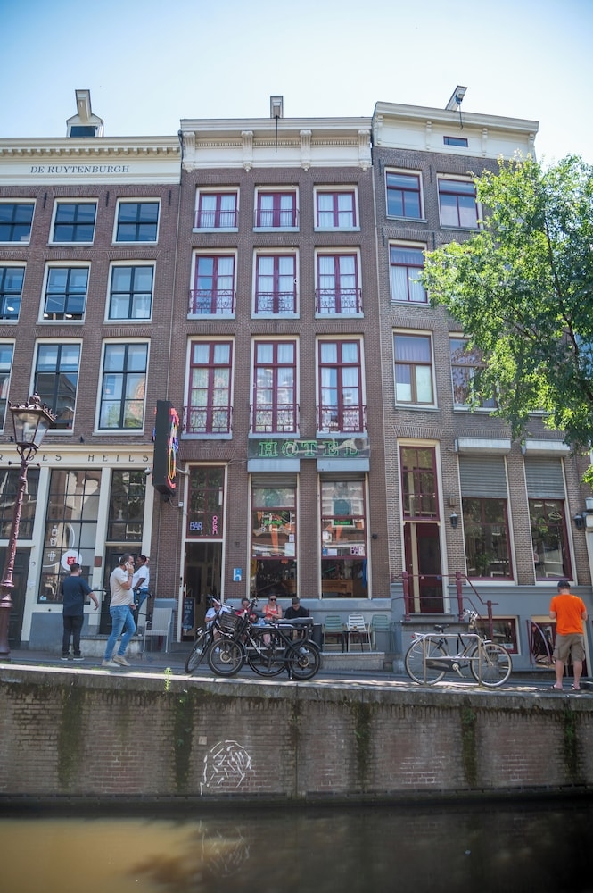 숙박 시설 정면