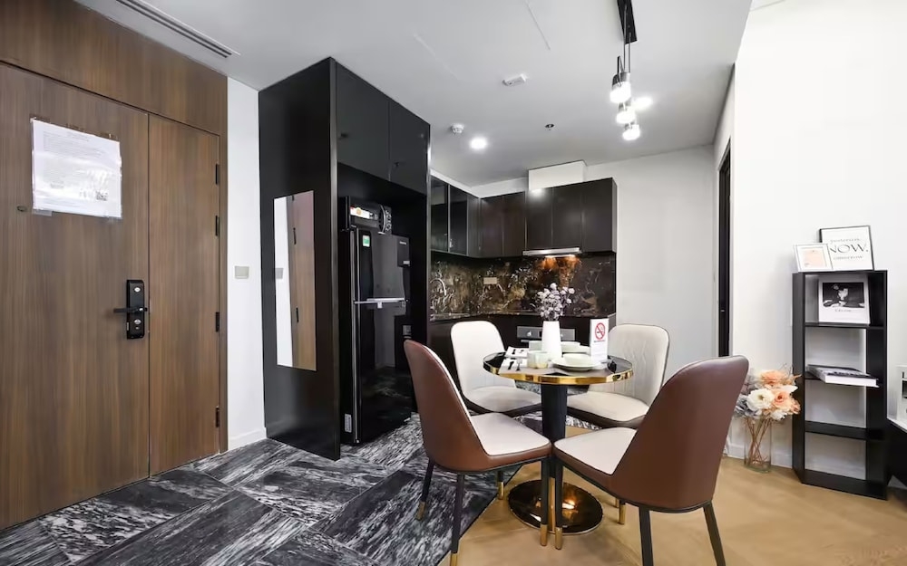 객실 내 식사 공간