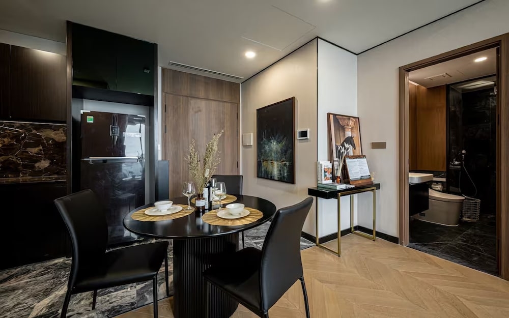 객실 내 식사 공간