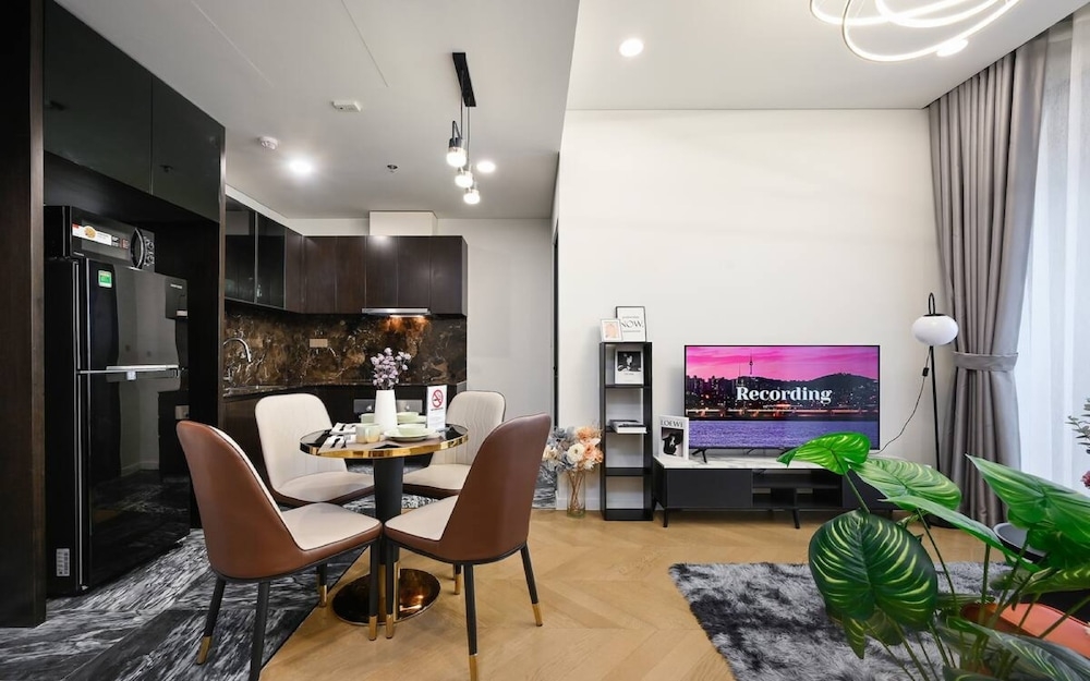 객실 내 식사 공간