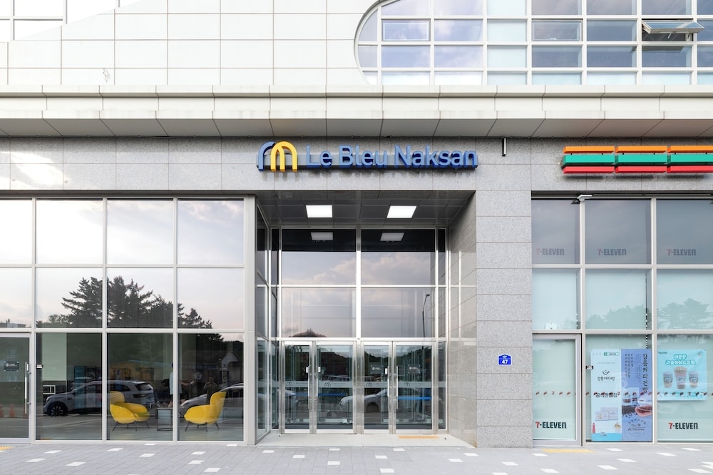 숙박 시설 정면