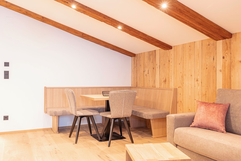 객실 내 식사 공간