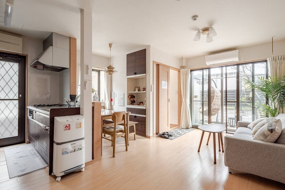 객실 내 식사 공간