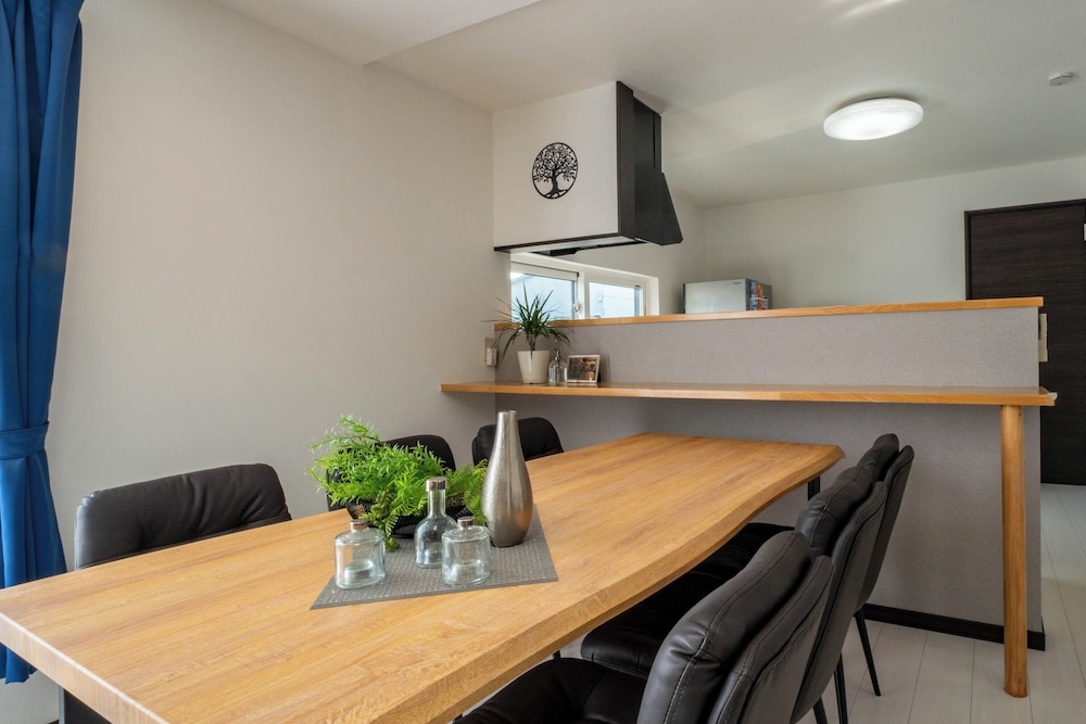 객실 내 식사 공간