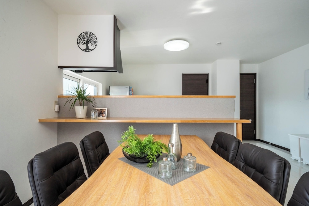 객실 내 식사 공간