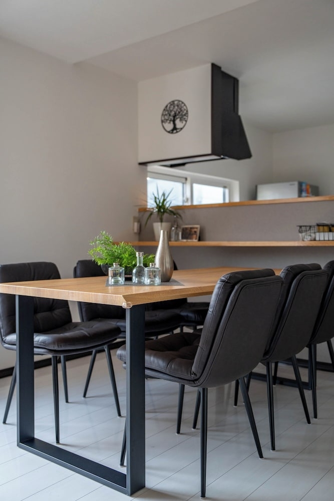 객실 내 식사 공간