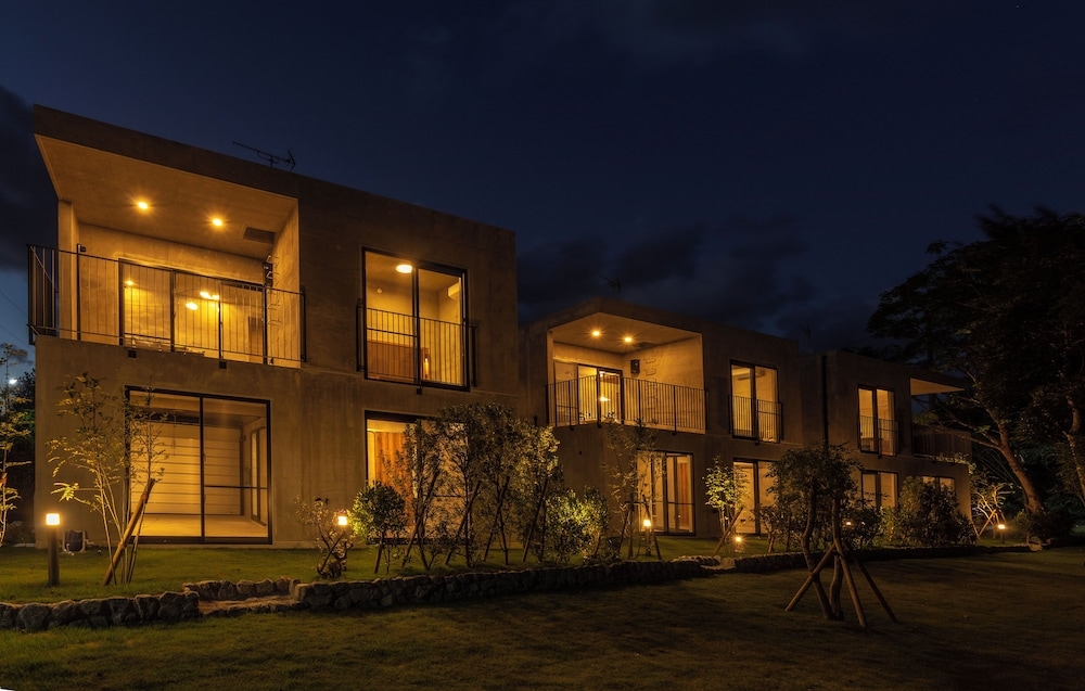 숙박 시설 정면