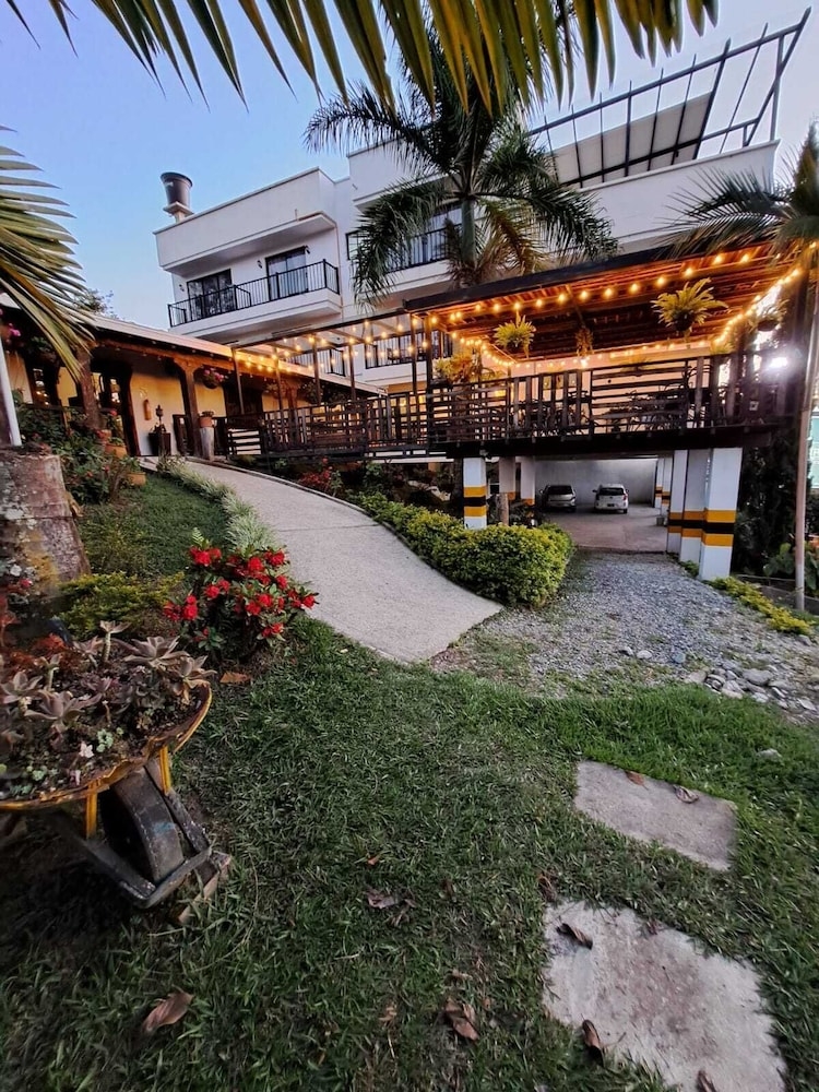 숙박 시설 정면