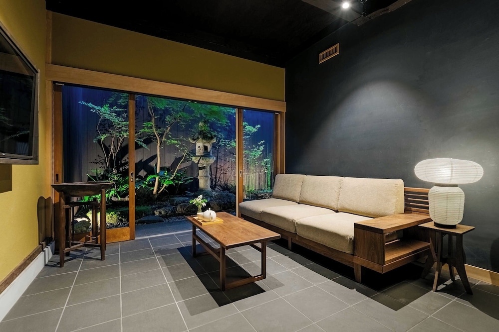 객실 내 식사 공간