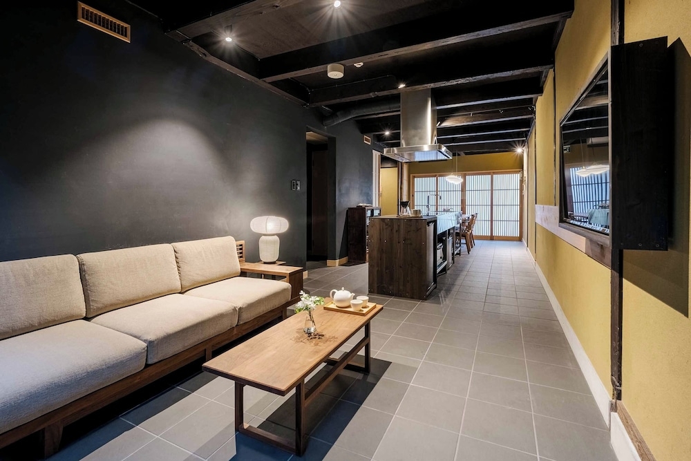 객실 내 식사 공간