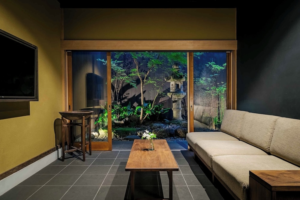 객실 내 식사 공간