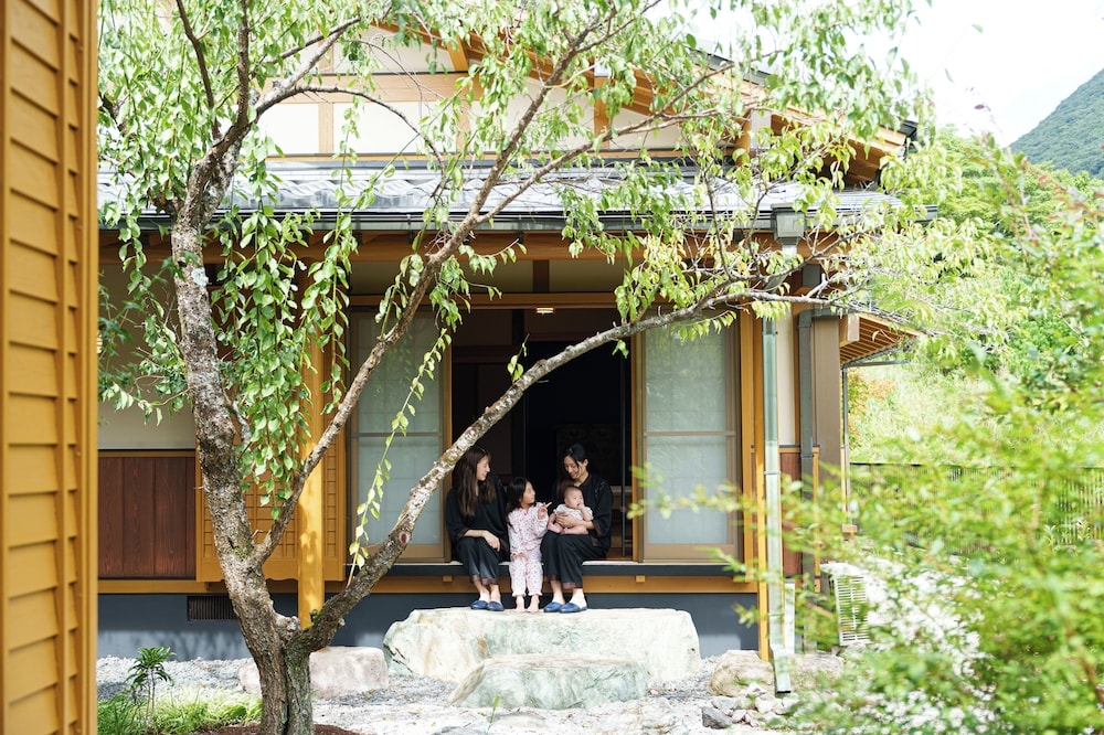 숙박 시설 정면