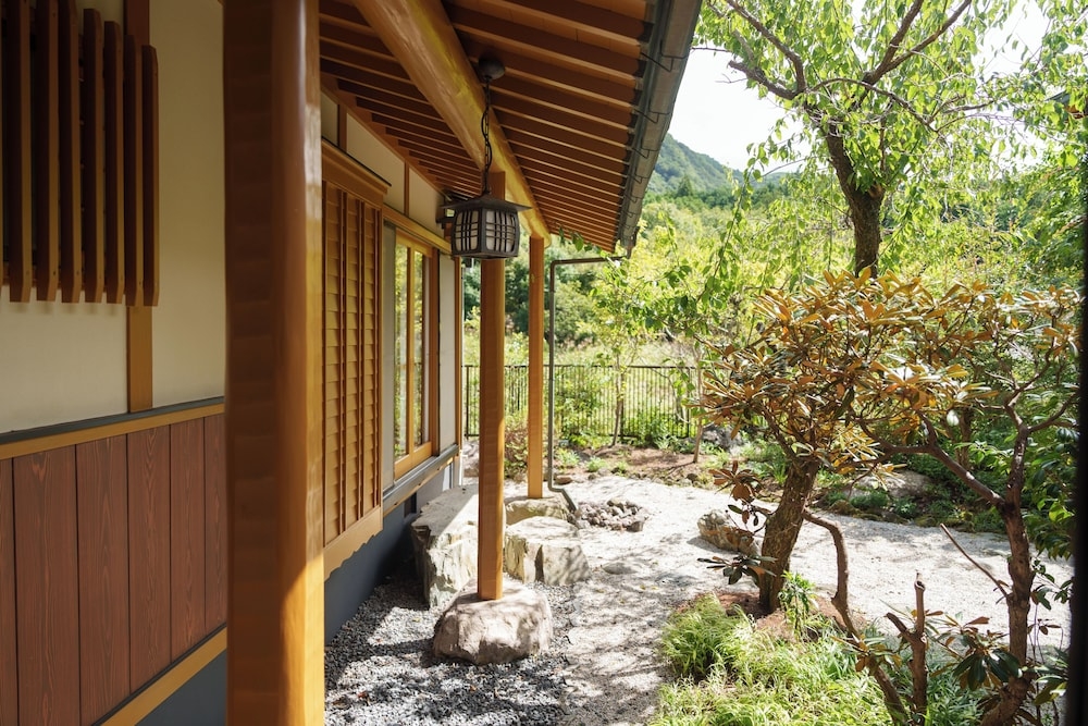 숙박 시설 정면