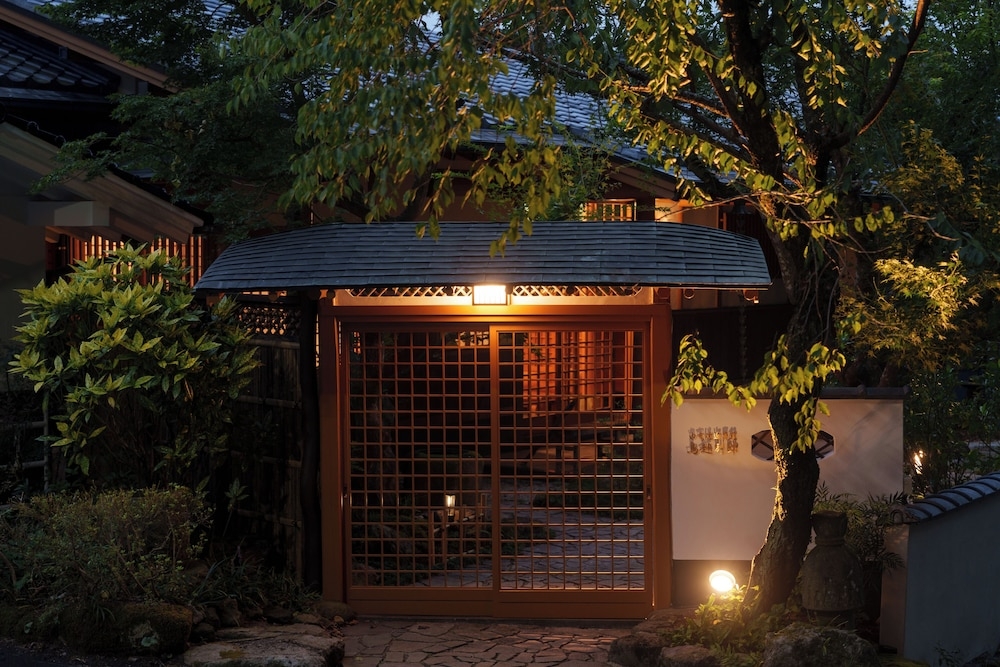 숙박 시설 정면