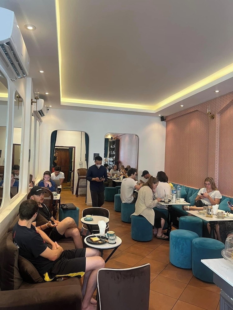 로비 좌석 공간