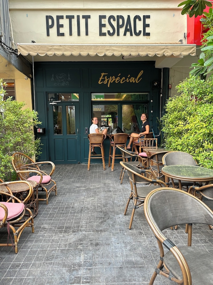 숙박 시설 정면