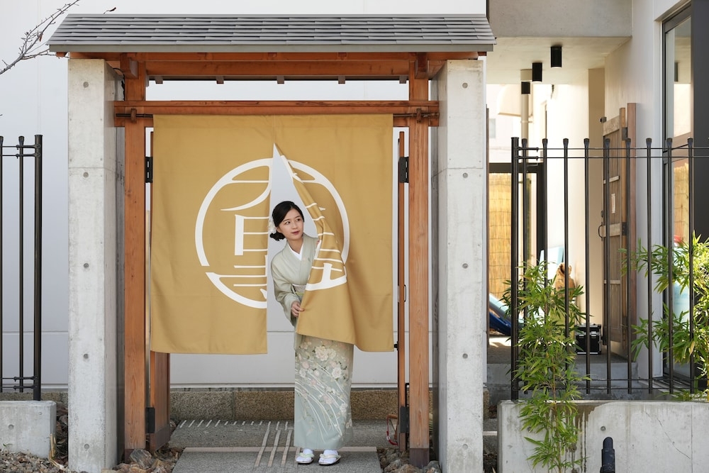 숙박 시설 정면