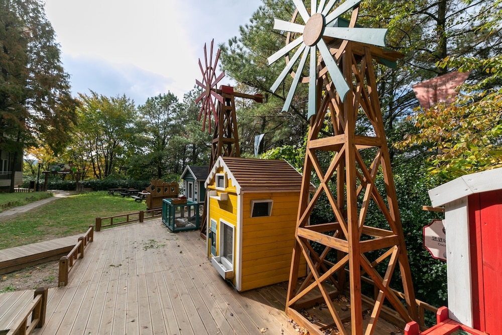 어린이 놀이 공간 - 야외