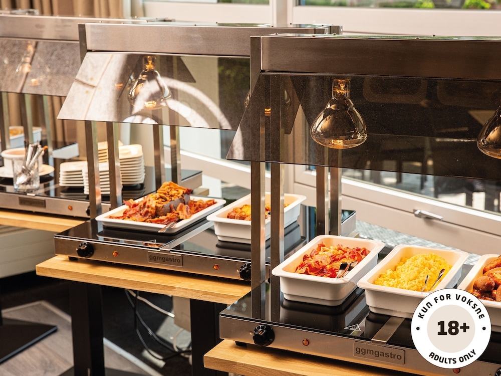 뷔페 아침 식사