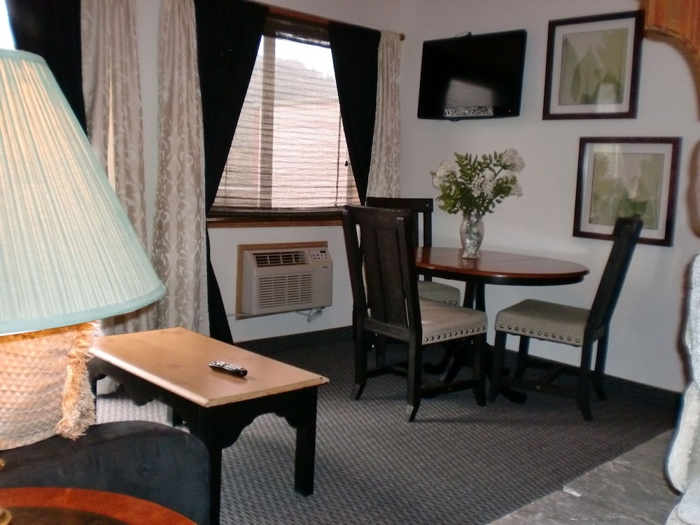 객실 내 식사 공간